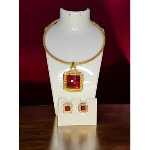 Gold Tone Mesh Choker Necklace Pendant Earrings Set Red Glass Rhinestone Jewelry
